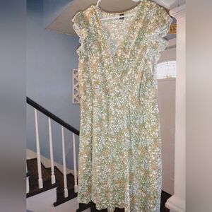 SHEIN Green and White Floral Midi Dress